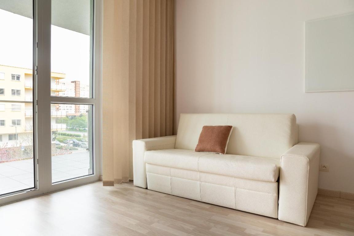 Great Tourist And Business Apartment Near Center บราติสลาวา ภายนอก รูปภาพ