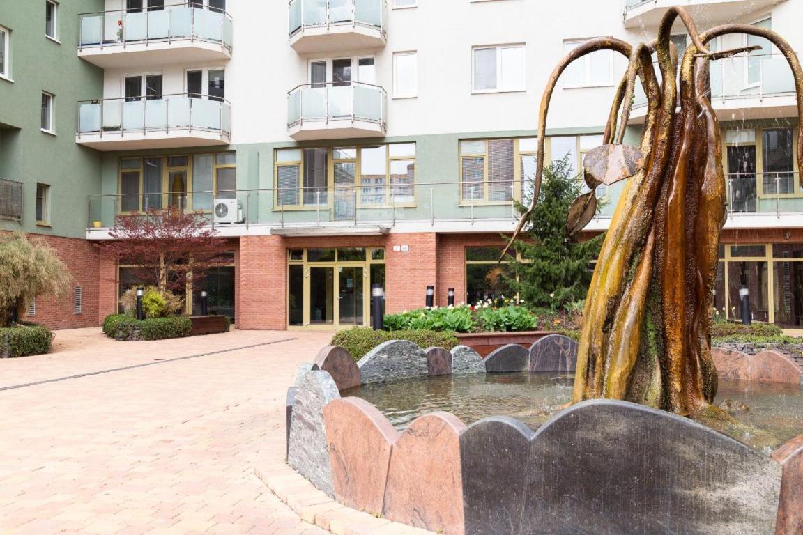 Great Tourist And Business Apartment Near Center บราติสลาวา ภายนอก รูปภาพ