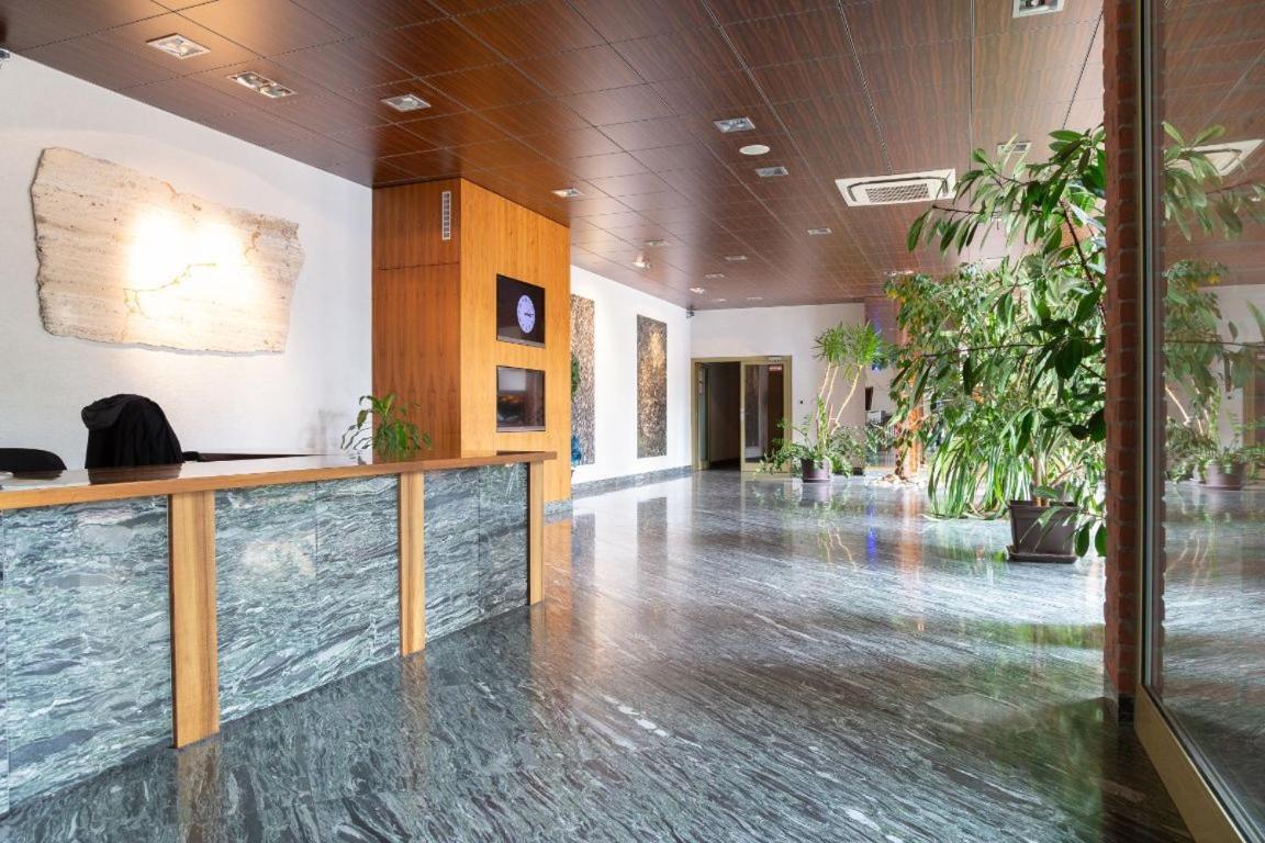 Great Tourist And Business Apartment Near Center บราติสลาวา ภายนอก รูปภาพ