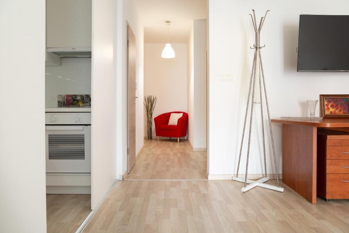 Great Tourist And Business Apartment Near Center บราติสลาวา ภายนอก รูปภาพ