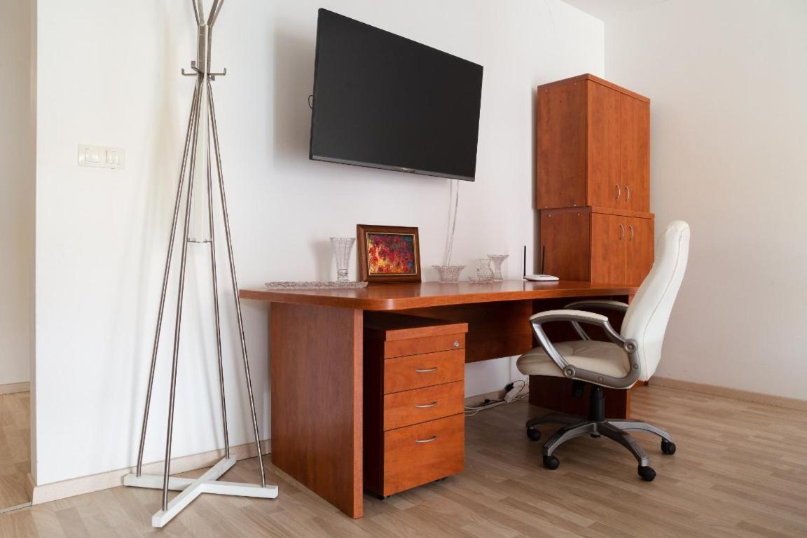 Great Tourist And Business Apartment Near Center บราติสลาวา ภายนอก รูปภาพ